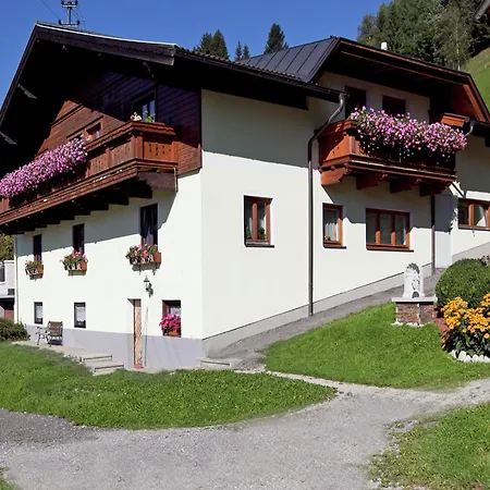 In Near Red 8 Gondola, Cleaning Included Apartment *