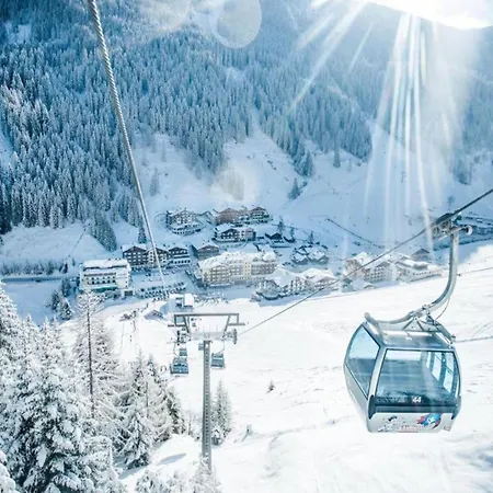 Apartment In Near Red 8 Gondola, Cleaning Included *